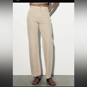 Zara cream casual pants Perfect for everyday wear.